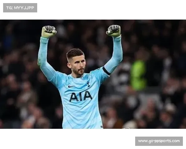 维卡里奥神勇守护球门多次神扑助热刺稳住战局